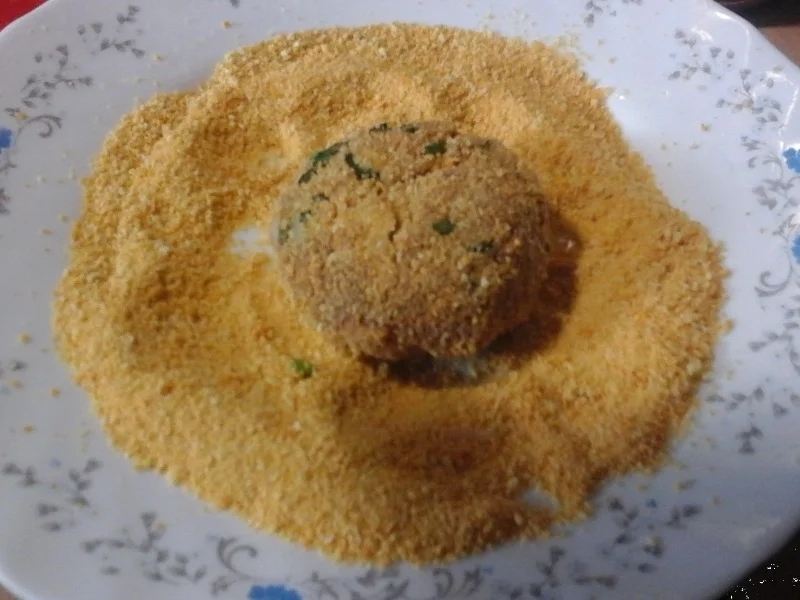 Buletten mit Rahm-Rosenkohl und Drillingen - Rezept - Bild Nr. 8