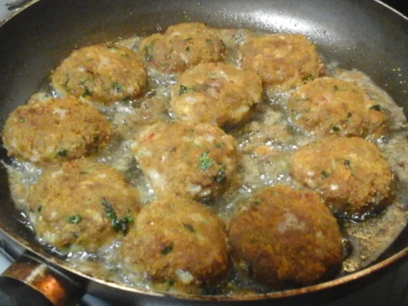 Buletten mit Rahm-Rosenkohl und Drillingen - Rezept - Bild Nr. 10