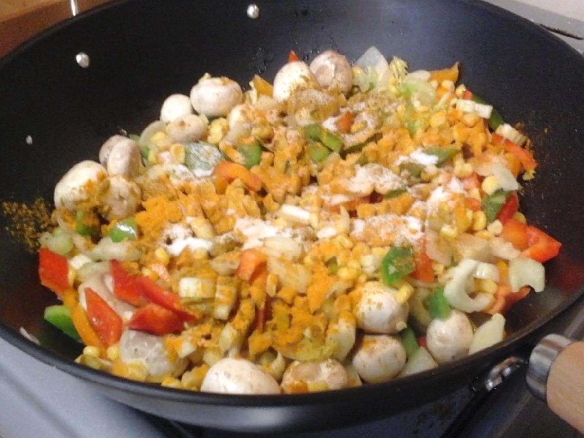 Pilaw mit Rindermettbällchen und Gemüse im Wok - Rezept - kochbar.de