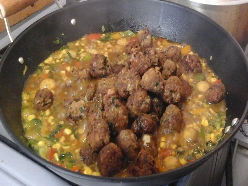 Rezept: Pilaw mit Rindermettbällchen und Gemüse im Wok Bild Nr. 15 Pilaw mit Rindermettbällchen und Gemüse im Wok - Rezept - Bild Nr. 15