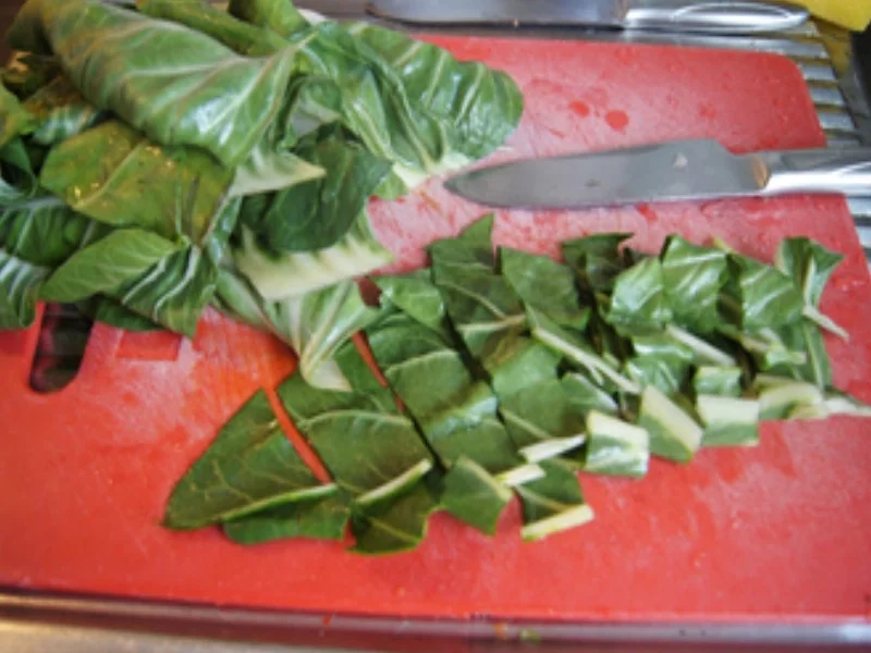 Rezept: Lachsfilet mit Mangoldgemüse und Pellkartoffeln Bild Nr. 13 Lachsfilet mit Mangoldgemüse und Pellkartoffeln - Rezept - Bild Nr. 13