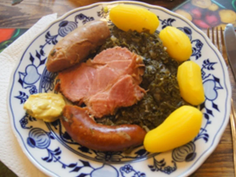 Grünkohl 2021 mit Kassler Nacken, Bregenwurst und Salzkartoffeln - Rezept - Bild Nr. 2