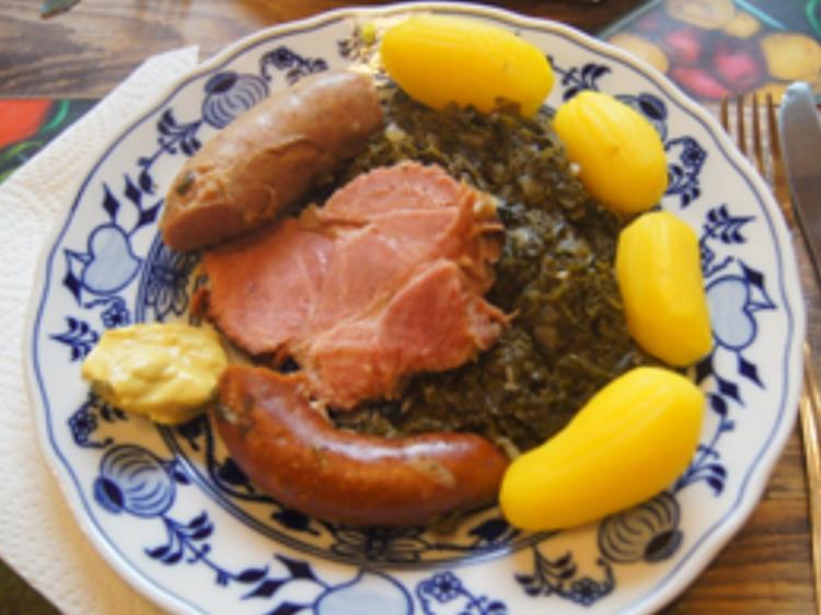 Grünkohl 2021 mit Kassler Nacken, Bregenwurst und Salzkartoffeln ...