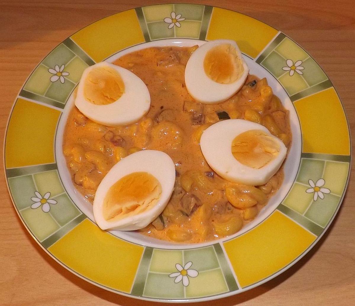 Eier mit cremigem Zucchini-Sucuk-Hörnchen-Ragout - Rezept - Bild Nr. 2