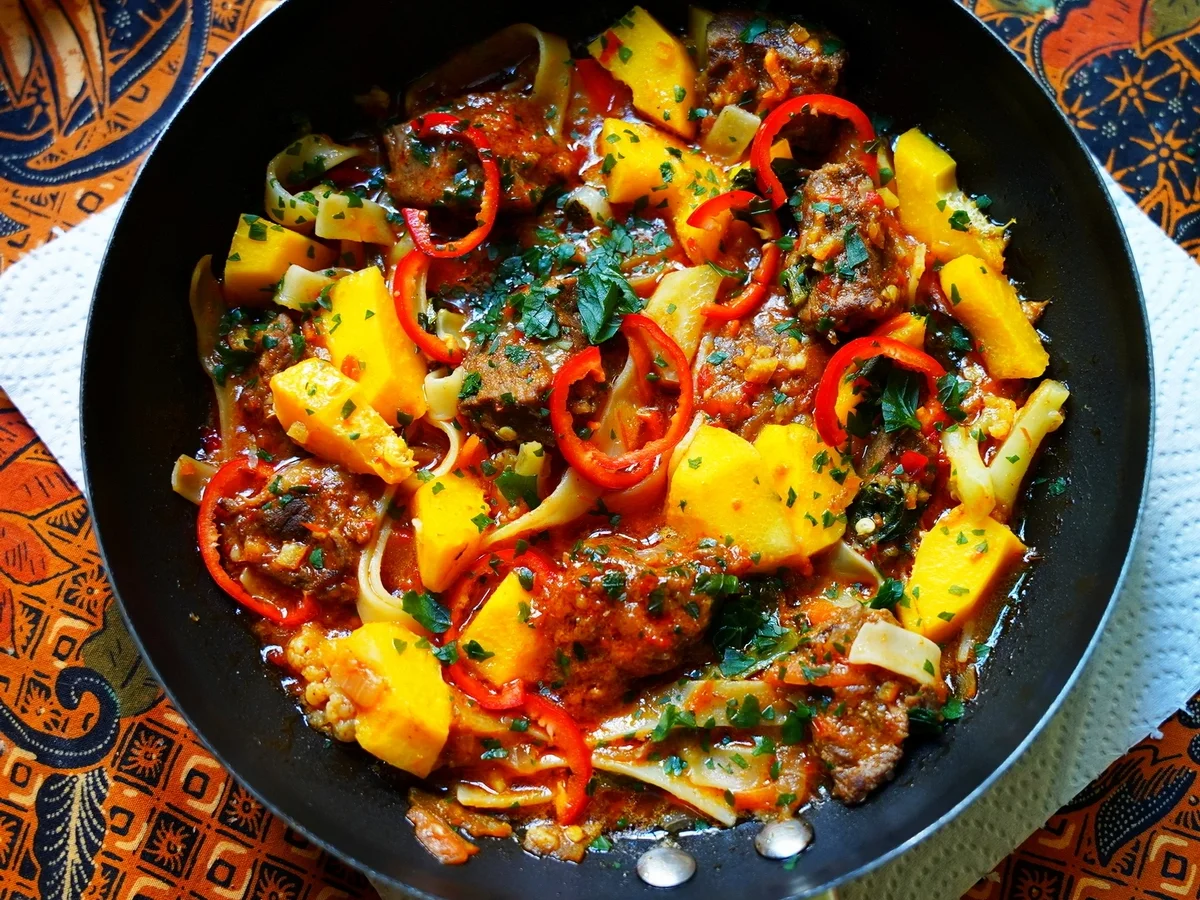 Rezept: Würzig-scharfe Hühnerpfanne ala Dapoer Sriwidi -- Mi goreng Cap Cay ayam Bild Nr. 14886 Würzig-scharfe Hühnerpfanne ala Dapoer Sriwidi -- Mi goreng Cap Cay ayam - Rezept - Bild Nr. 14886