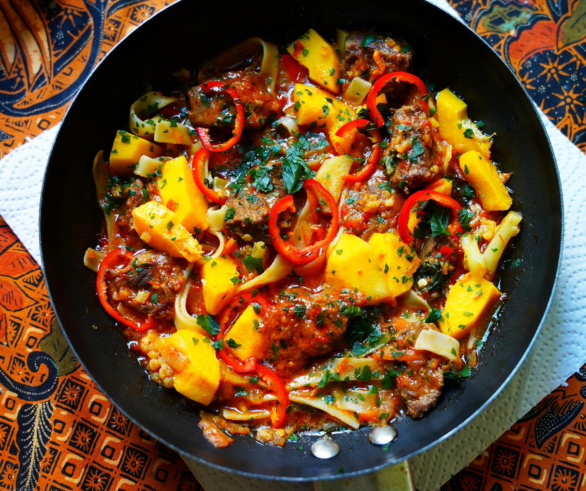 Würzig-scharfe Hühnerpfanne ala Dapoer Sriwidi