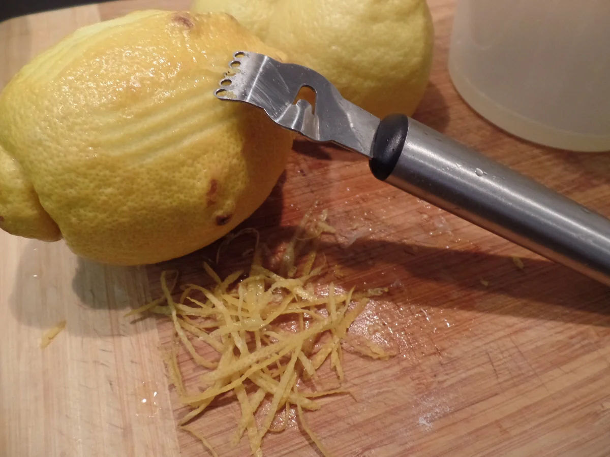 Rezept: Zitronen-Ingwer-Likör Bild Nr. 14894 Zitronen-Ingwer-Likör - Rezept - Bild Nr. 14894