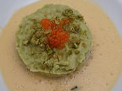 Saiblingstartar mit Avocado-Wasabi-Creme in einem Asiasud mit Knusper - Rezept - Bild Nr. 14906