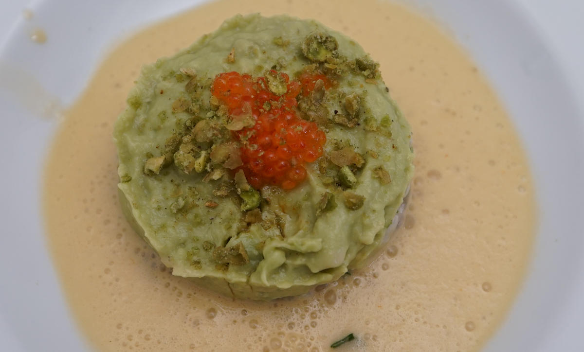 Saiblingstartar mit Avocado-Wasabi-Creme in einem Asiasud mit Knusper - Rezept - Bild Nr. 14907