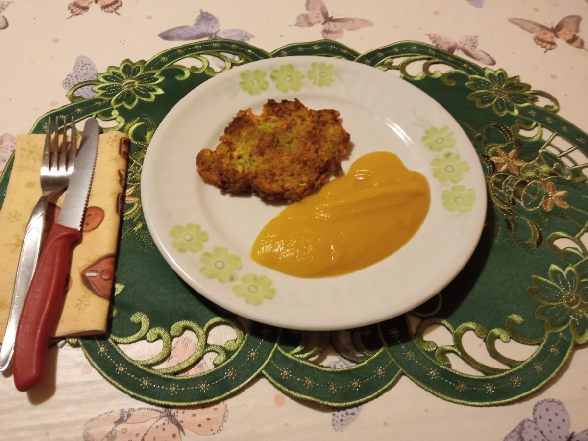 Kartoffelpuffer mit Apfelmus zur kochbar Challenge November 2021 - Rezept - Bild Nr. 14921