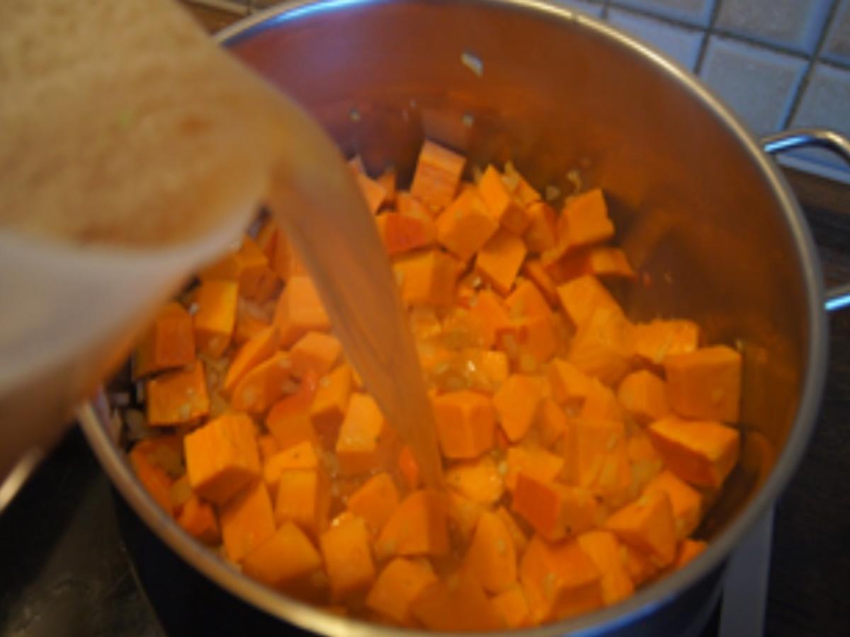 Pikant gewürzte Süßkartoffel-Kürbis-Suppe - Rezept - Bild Nr. 8