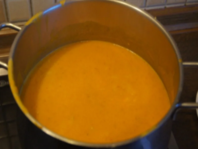 Pikant gewürzte Süßkartoffel-Kürbis-Suppe - Rezept - Bild Nr. 12