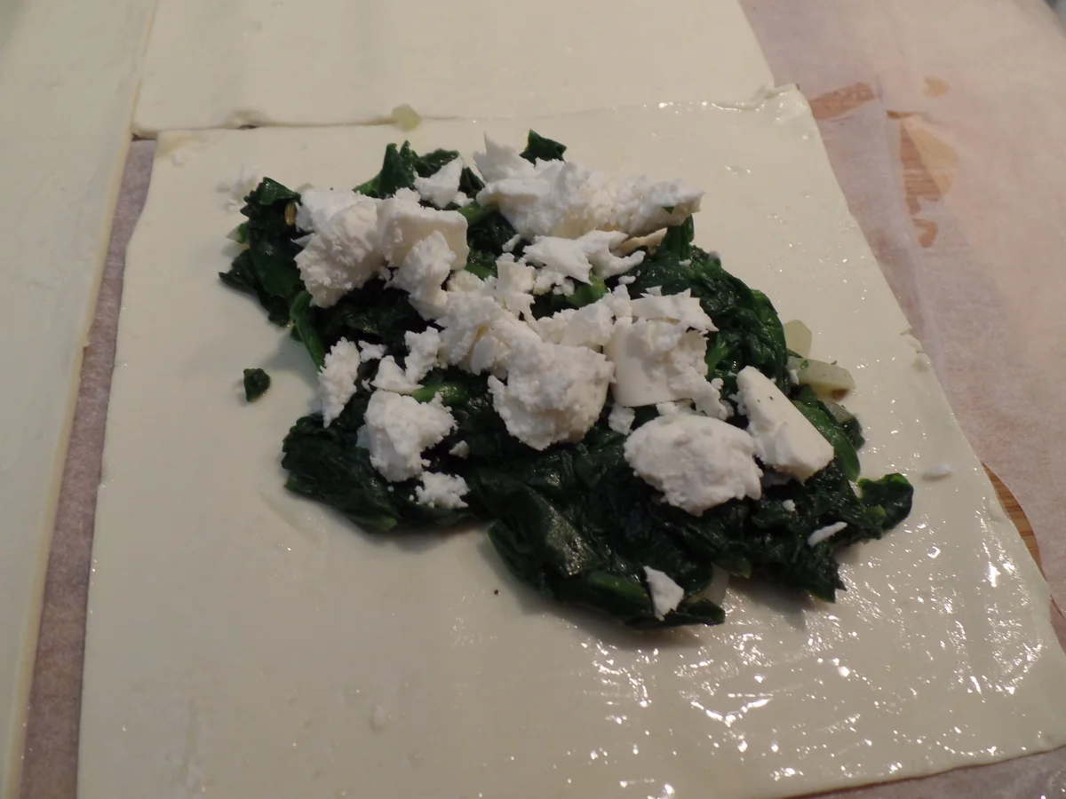 Rezept: Blätterteig-Spinat-Feta-Ecken Bild Nr. 14947 Blätterteig-Spinat-Feta-Ecken - Rezept - Bild Nr. 14947