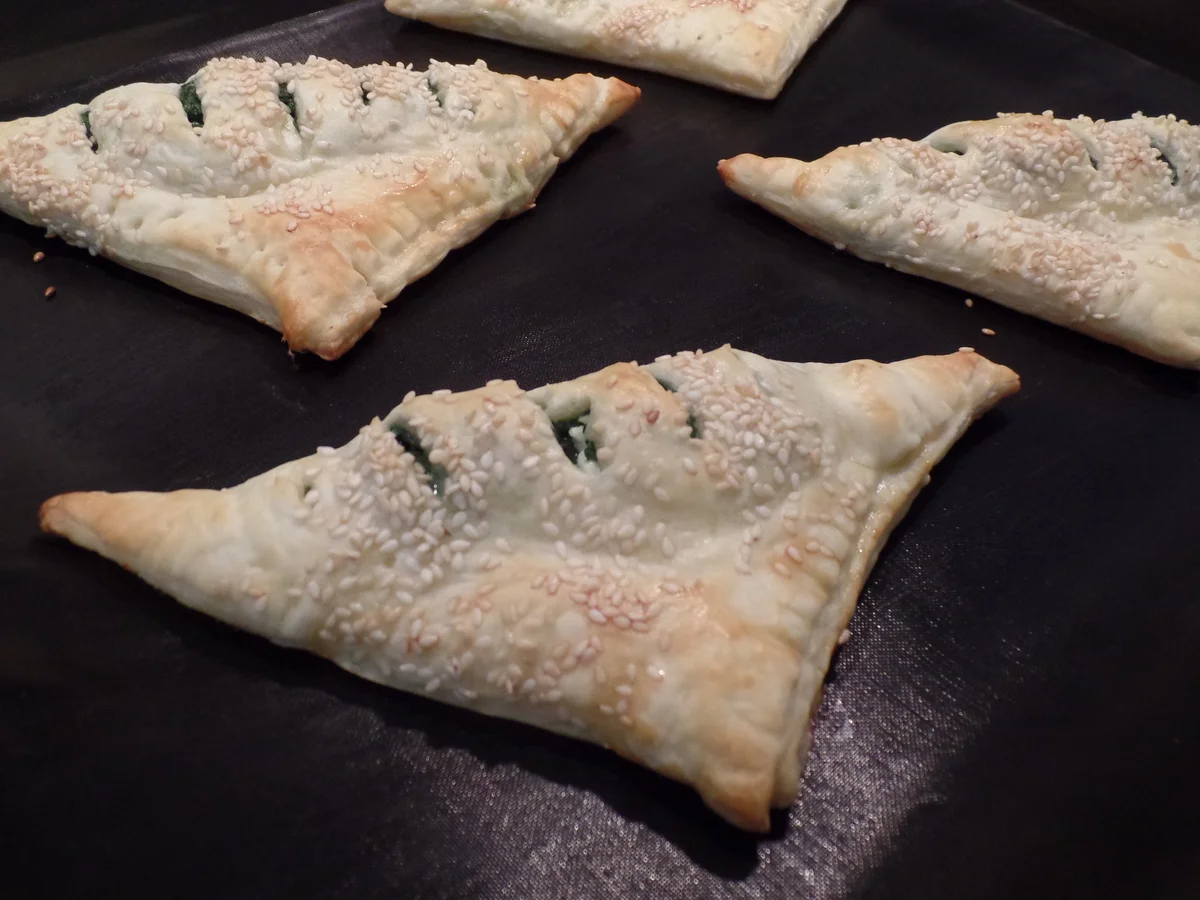 Rezept: Blätterteig-Spinat-Feta-Ecken Bild Nr. 14951 Blätterteig-Spinat-Feta-Ecken - Rezept - Bild Nr. 14951