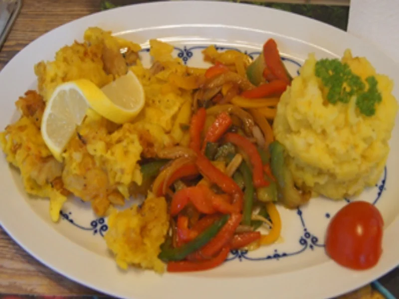 Knusper-Seelachsfilet mit Paprikagemüse und Sellerie-Kartoffel-Stampf - Rezept - Bild Nr. 2