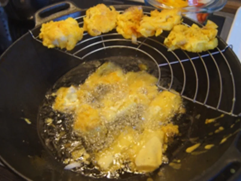 Knusper-Seelachsfilet mit Paprikagemüse und Sellerie-Kartoffel-Stampf - Rezept - Bild Nr. 14945