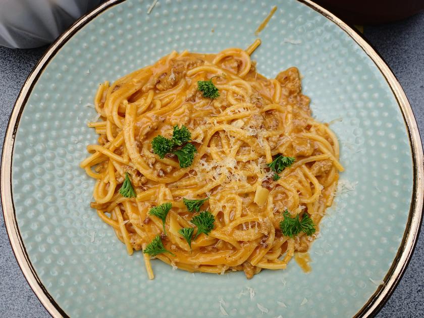 Spaghetti mit Hackfleischsoße - Rezept - kochbar.de