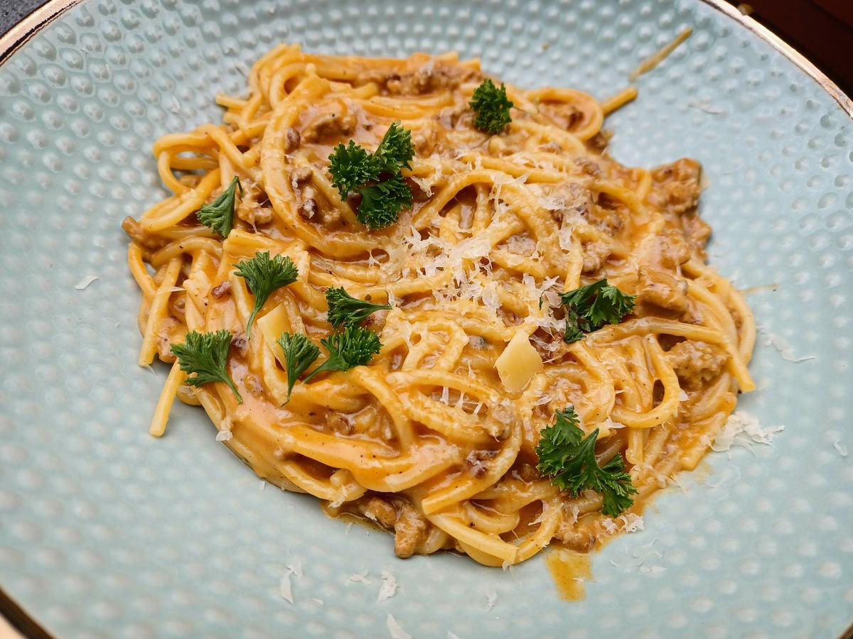 Spaghetti mit Hackfleischsoße - Rezept - kochbar.de