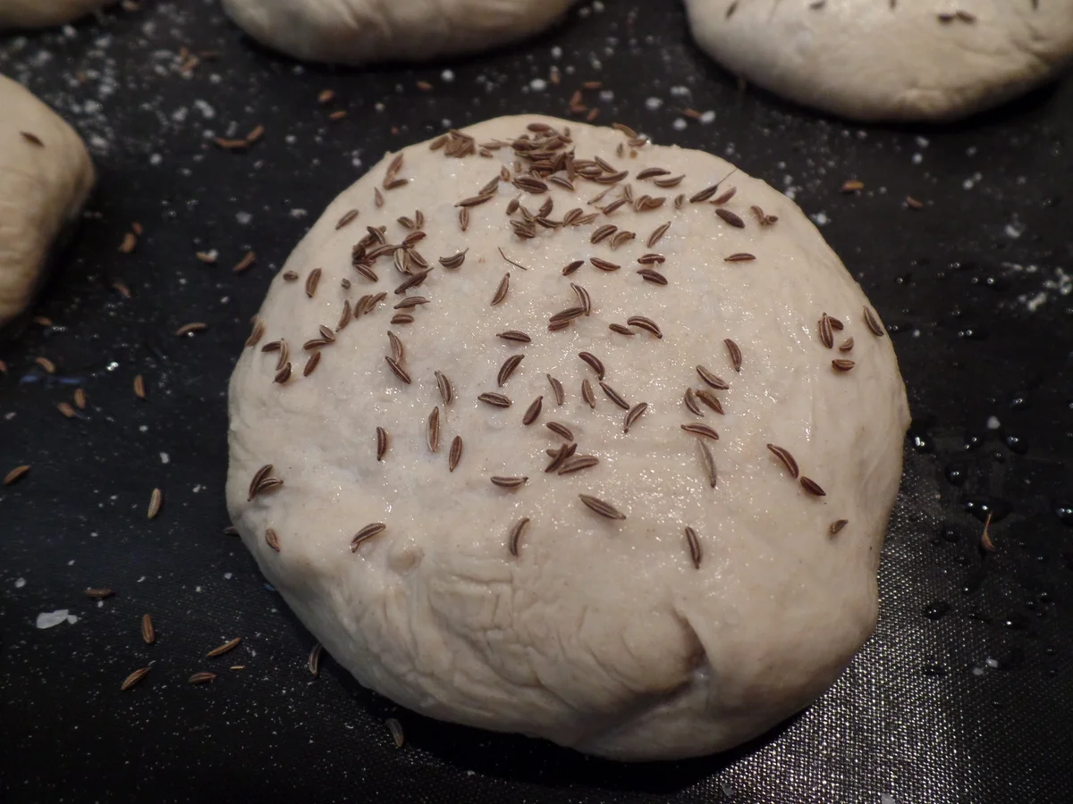 Rezept: Kümmelbrötchen Bild Nr. 14957 Kümmelbrötchen - Rezept - Bild Nr. 14957