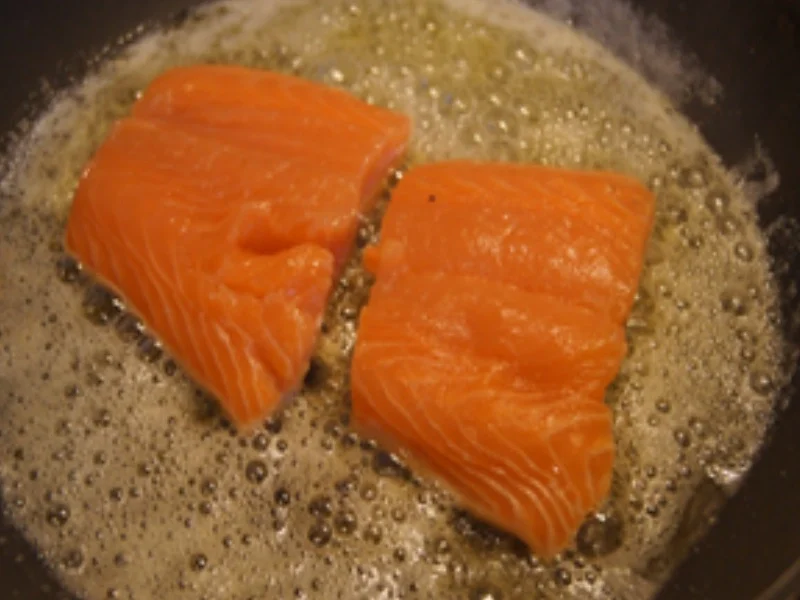 Lachsfilet auf gebratenen Chinakohl - Rezept - Bild Nr. 14970