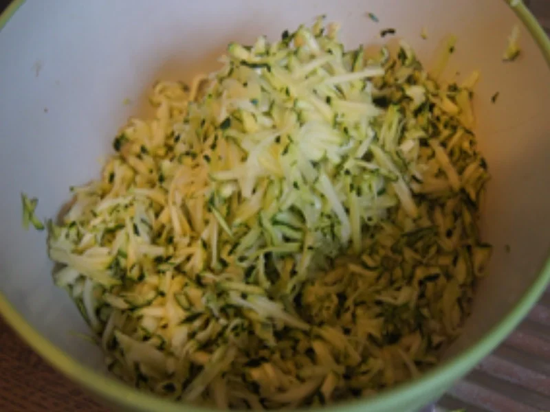 Rezept: Zucchinipuffer Bild Nr. 5 Zucchinipuffer - Rezept - Bild Nr. 5