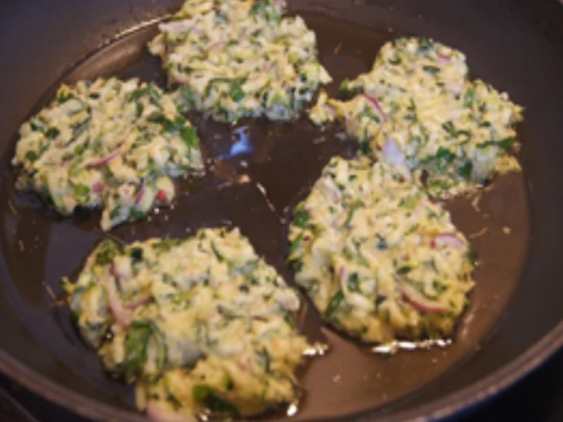 Rezept: Zucchinipuffer Bild Nr. 10 Zucchinipuffer - Rezept - Bild Nr. 10