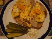 Rezept: Getoastetes Bauernbrot mit Schinken-Rührei Bild Nr. 2 Getoastetes Bauernbrot mit Schinken-Rührei - Rezept - Bild Nr. 2