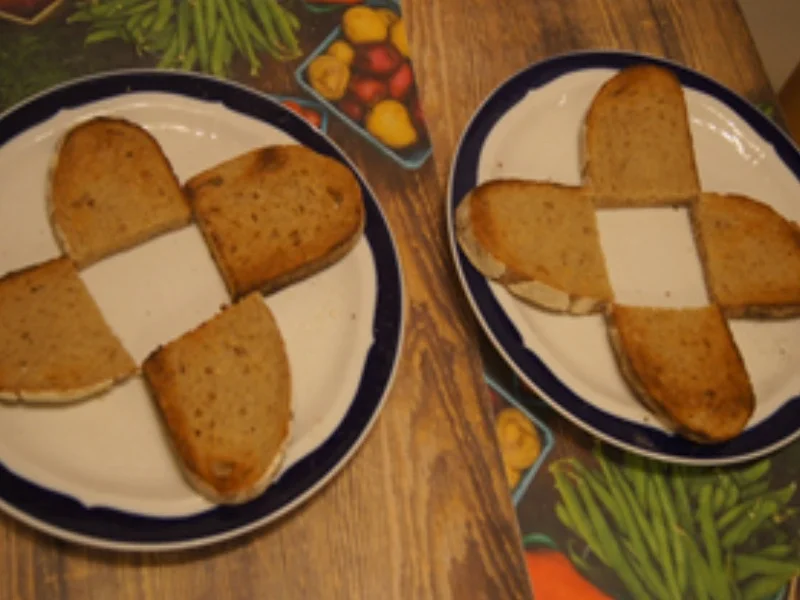 Getoastetes Bauernbrot mit Schinken-Rührei - Rezept - Bild Nr. 3