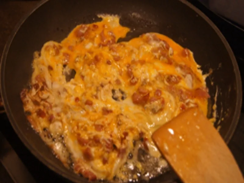 Getoastetes Bauernbrot mit Schinken-Rührei - Rezept - Bild Nr. 7