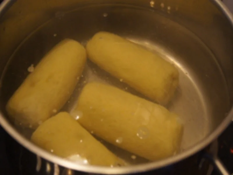 Rezept: 5,5-Stunden Ente mit Sauce, Blaukraut und tschechischen Kartoffelknödeln Bild Nr. 14977 5,5-Stunden Ente mit Sauce, Blaukraut und tschechischen Kartoffelknödeln - Rezept - Bild Nr. 14977