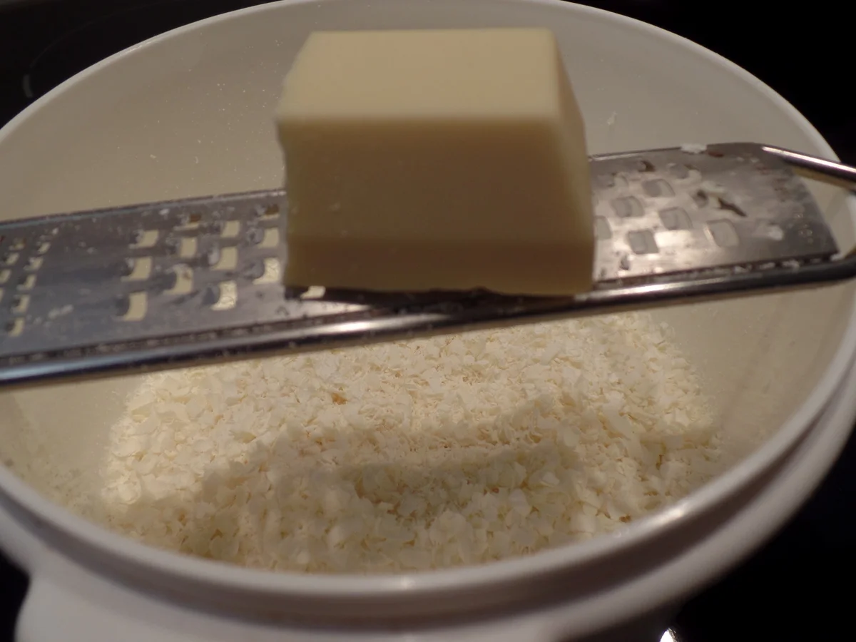 Weiße-Schokoladen-Orangen-Kuchen mit blauem Guss on Top - Rezept - Bild Nr. 14963