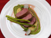 Saltimbocca mit Safransauce an Erbspüree und Babyspargel - Rezept - Bild Nr. 14975