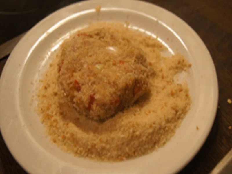 Herzhafte gewürzte Buletten mit Honig-Chili-Sahne-Sauce, Romanesco und Drillingen - Rezept - Bild Nr. 14970