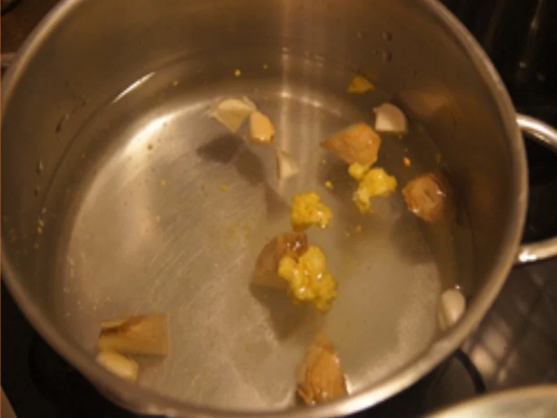 Herzhafte gewürzte Buletten mit Honig-Chili-Sahne-Sauce, Romanesco und Drillingen - Rezept - Bild Nr. 14978