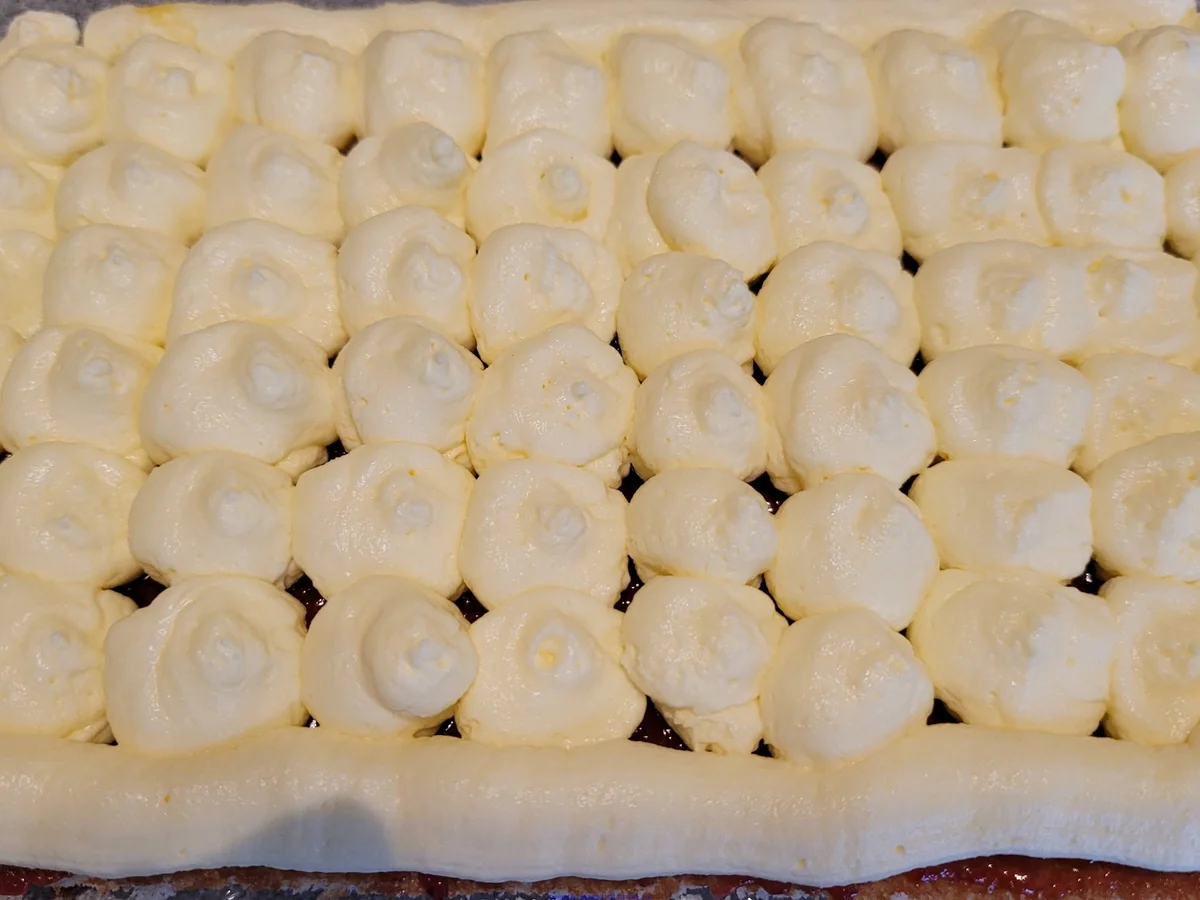 Karamelisierter Biskuit mit Marzipan Sahne Creme als Törtchen zur kochbar Challenge 2021 - Rezept - Bild Nr. 15226