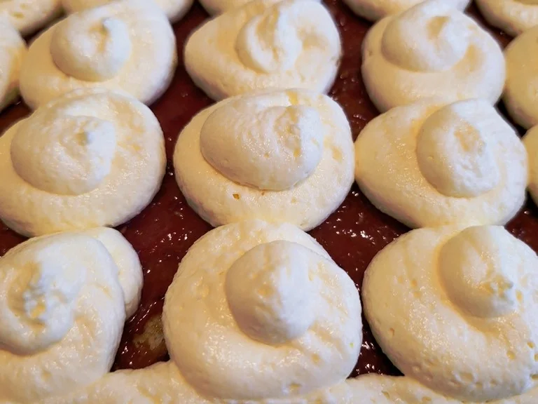 Karamelisierter Biskuit mit Marzipan Sahne Creme als Törtchen zur kochbar Challenge 2021 - Rezept - Bild Nr. 15227