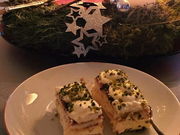 Karamelisierter Biskuit mit Marzipan Sahne Creme als Törtchen zur kochbar Challenge 2021 - Rezept - Bild Nr. 15230