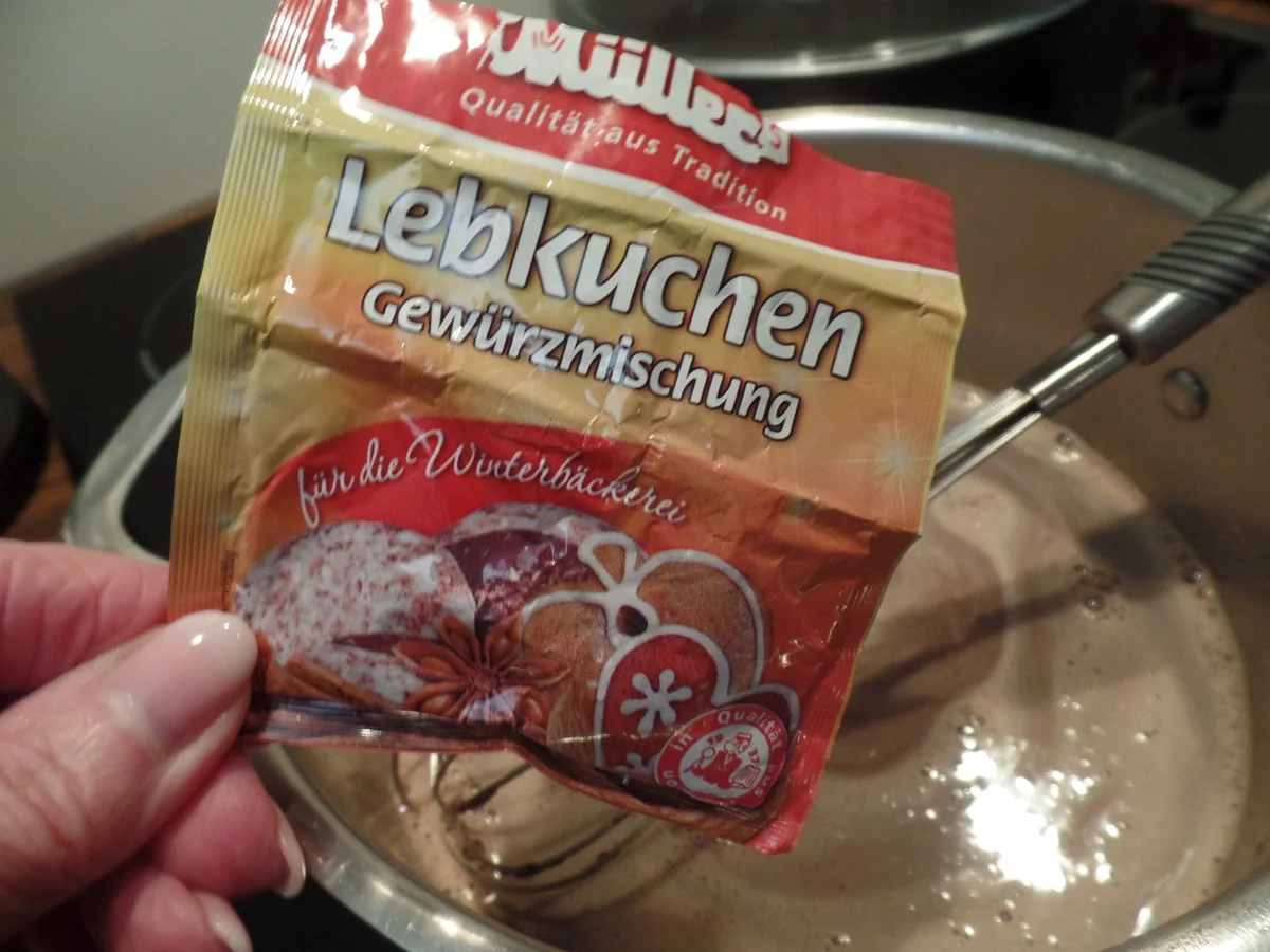 Rezept: Nuss-Nougat-Lebkuchen-Likör Bild Nr. 14969 Nuss-Nougat-Lebkuchen-Likör - Rezept - Bild Nr. 14969