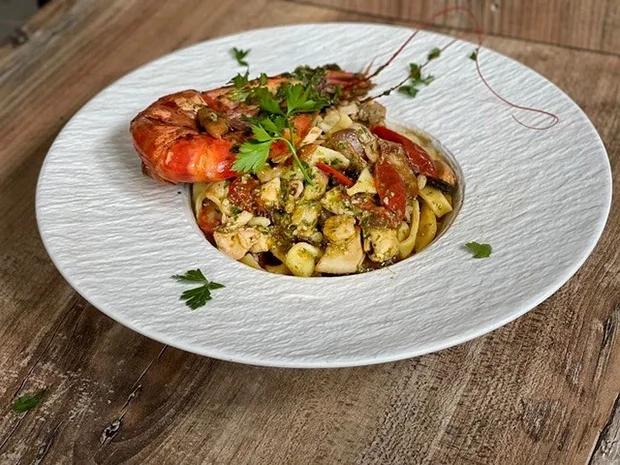 Selbstgemachte Fettuccine Frutti di Mare (Giovanna Tuttolomondo) - Rezept - Bild Nr. 2