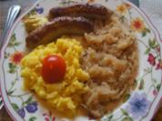 Frische grobe Bratwurst mit tschechischen Kraut süß-sauer und Sellerie-Kartoffel-Stampf - Rezept - Bild Nr. 2