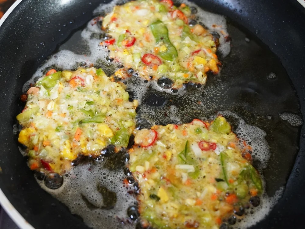 Rezept: Bunt-würzige Maispuffer Bild Nr. 3 Bunt-würzige Maispuffer - Rezept - Bild Nr. 3