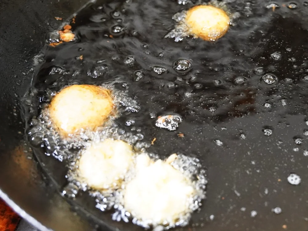 Rezept: Frittierte Zucchini im Teigmantel Bild Nr. 5 Frittierte Zucchini im Teigmantel - Rezept - Bild Nr. 5