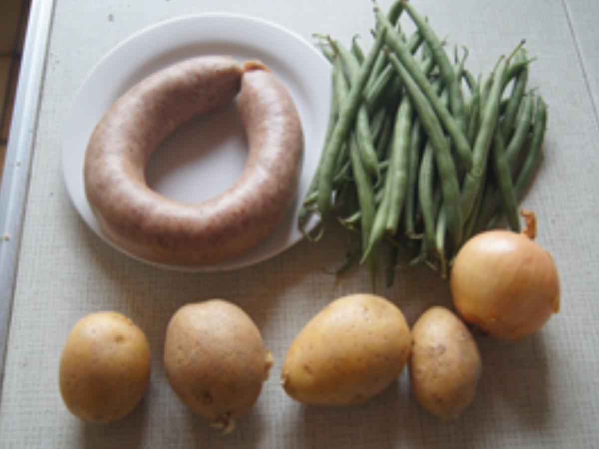 Eichsfelder Schwartenwurst mit Bobby-Bohnen und Kartoffelstampf - Rezept - Bild Nr. 3