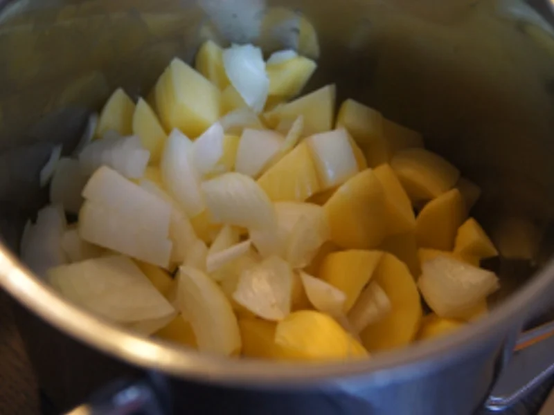 Eichsfelder Schwartenwurst mit Bobby-Bohnen und Kartoffelstampf - Rezept - Bild Nr. 10