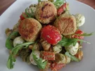 Bunter Nudelsalat mit Rucola-Pesto und Falafel - Rezept - Bild Nr. 14986