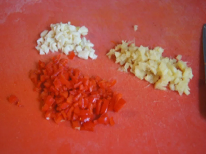 Asia-Wok mit Putenbrustfilet, Mie-Nudeln, Ei und Gemüse - Rezept - Bild Nr. 15022