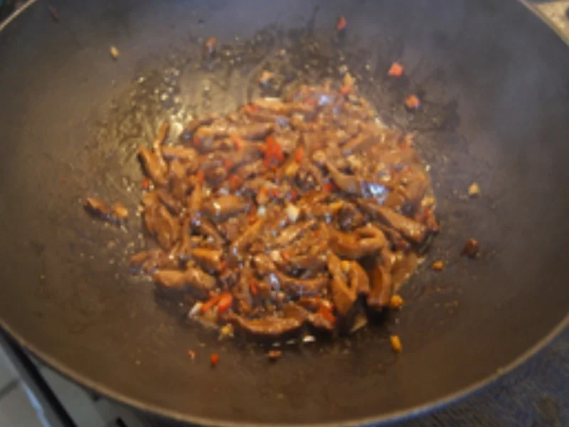 Asia-Wok mit Putenbrustfilet, Mie-Nudeln, Ei und Gemüse - Rezept - Bild Nr. 15023