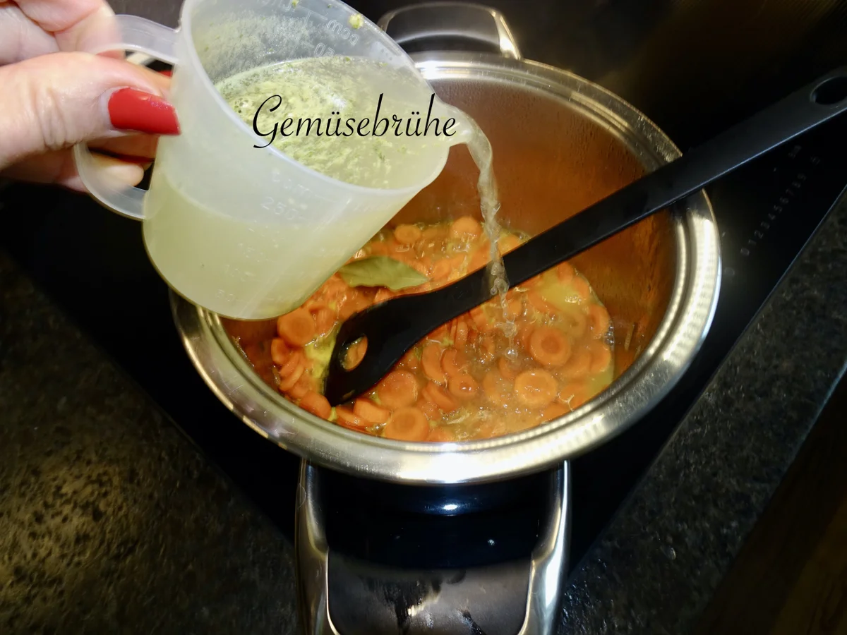 Rezept: glasiertes Karotten Süppchen - Kochbar Challenge Dez. 21 Bild Nr. 15023 glasiertes Karotten Süppchen - Kochbar Challenge Dez. 21 - Rezept - Bild Nr. 15023