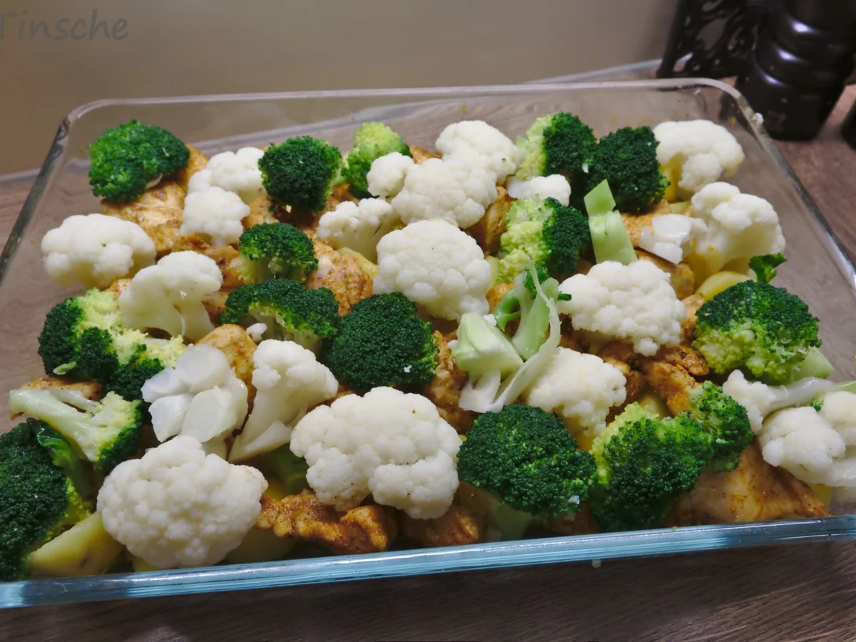 Rezept: Blumenkohl-Brokkoli-Auflauf mit Hähnchen & Kartoffeln Bild Nr. 15052 Blumenkohl-Brokkoli-Auflauf mit Hähnchen & Kartoffeln - Rezept - Bild Nr. 15052