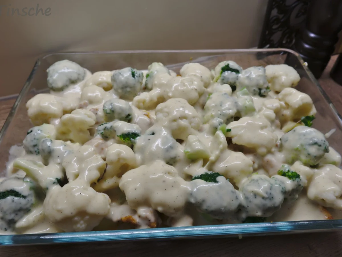 Rezept: Blumenkohl-Brokkoli-Auflauf mit Hähnchen & Kartoffeln Bild Nr. 15053 Blumenkohl-Brokkoli-Auflauf mit Hähnchen & Kartoffeln - Rezept - Bild Nr. 15053